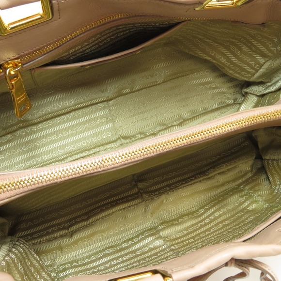 Prada bag tote leather - Picture 4 of 9